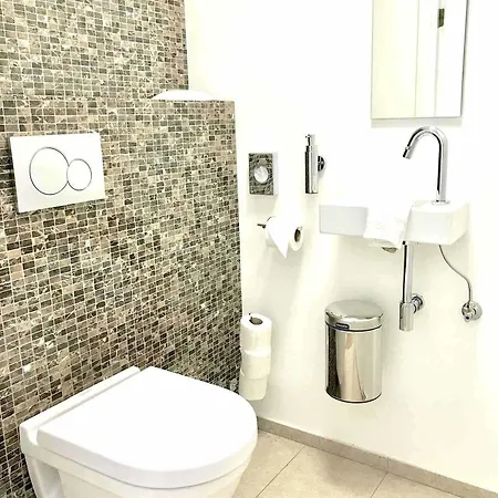 Luxury 102 Adult Only!