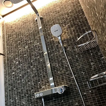 Luxury 102 Adult Only! *