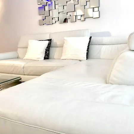 Luxury 102 Adult Only! Apartment